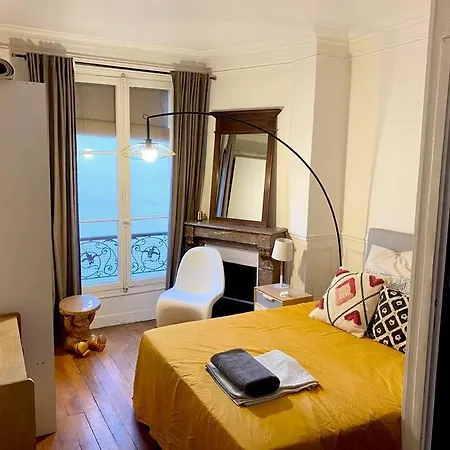 And Cosy Menilmontant Paris